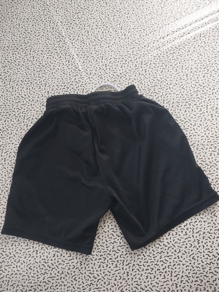 Short de sport Uhlsport garçon 10 ans - photo numéro 3