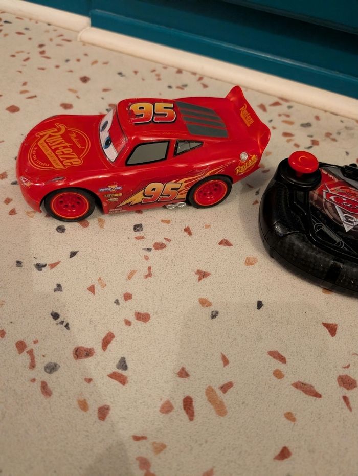Flash McQueen télécommandée