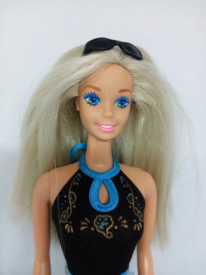 Superbe barbie + outfit fashion avenue - photo numéro 5