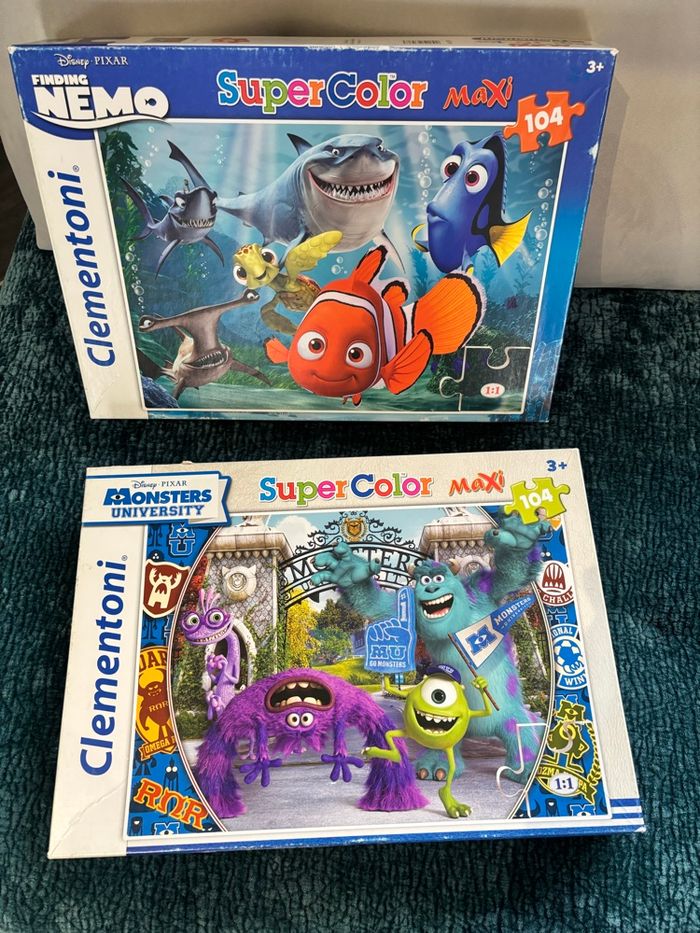Lot 2 puzzles Disney