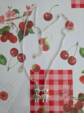 COLLIER FILLE MOTIFS COUPLE  ROBOTS 🤖 🤖