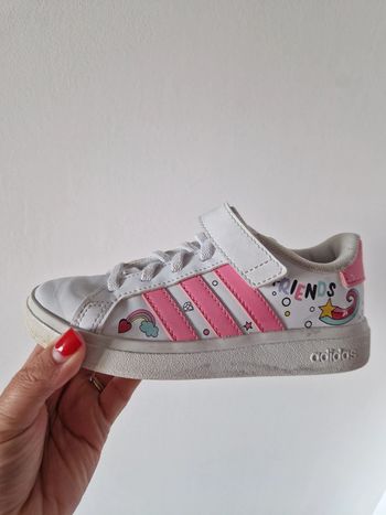 Baskets adidas taille 30 disney minnie daisy blanche et rose