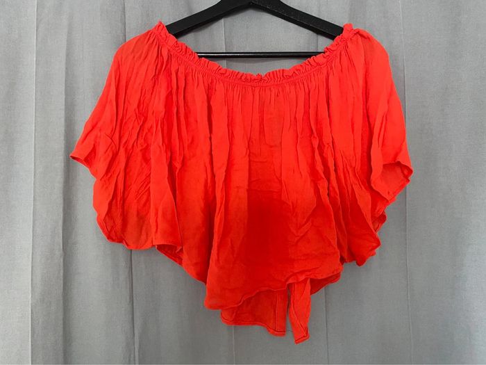 Top rouge - photo numéro 2