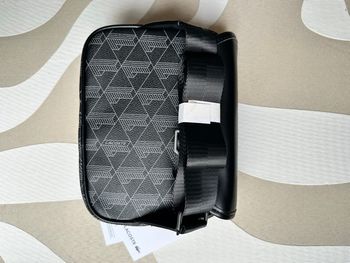 Sacoche bandoulière Lacoste noire – très bon état 