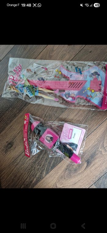 Barbie micro et guitare