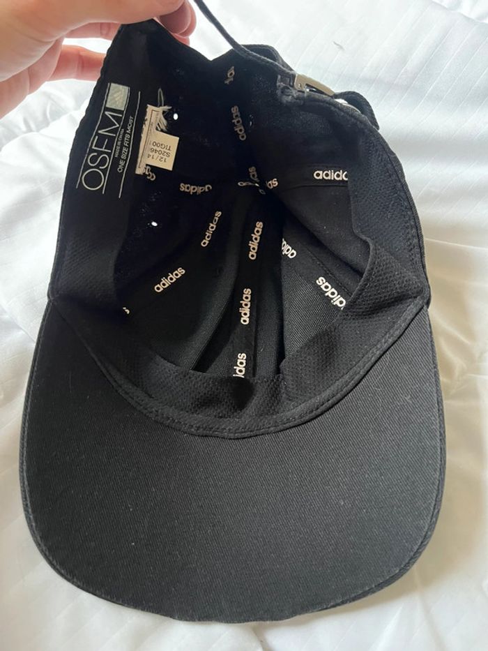 Casquette adidas très bon état - photo numéro 2