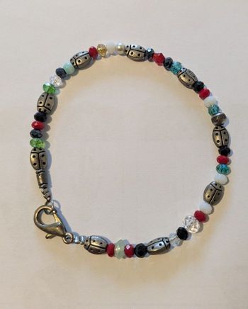 Bracelet colorié coccinelles et pierres
