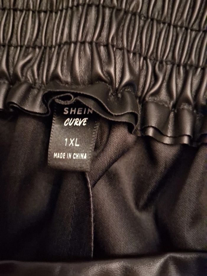 Short simili cuir Shein Curve 1XL(46) - photo numéro 3
