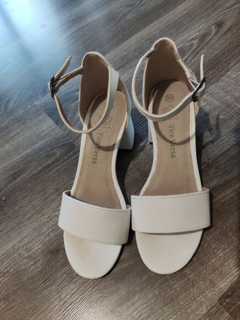 Sandales à talons blanches