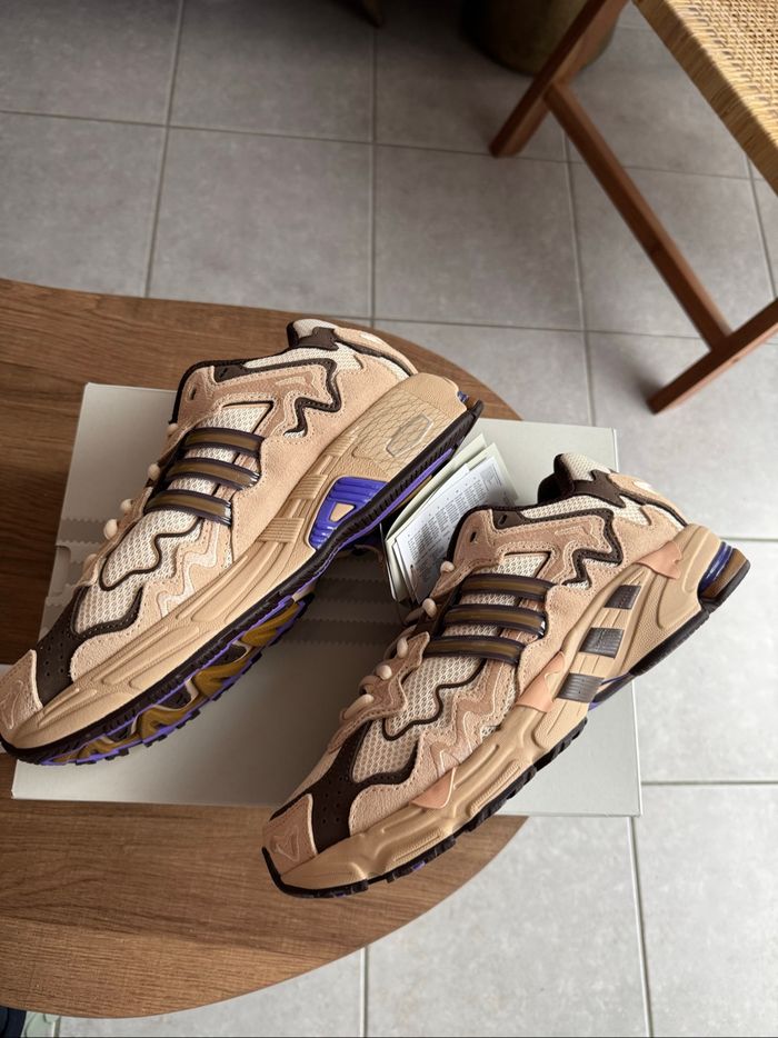 Adidas Bad Bunny Response CL - Neuf avec étiquettes, boite & sac