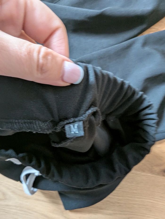 Pantalon noir e - photo numéro 4