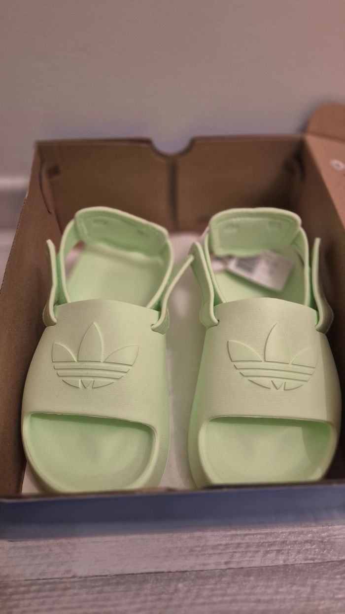 Sandales Adidas Adilettes mixte. - photo numéro 2