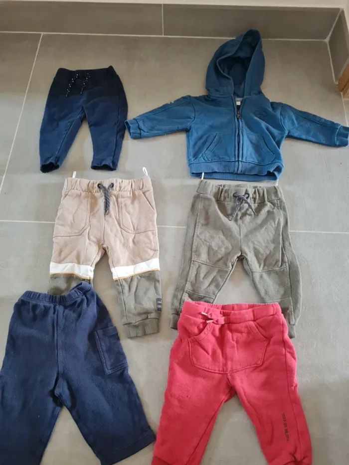 Lot 9mois jogging