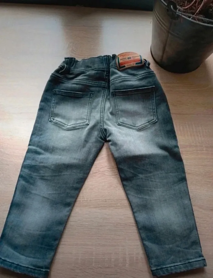 Jean Diesel taille 24-36 mois - photo numéro 3
