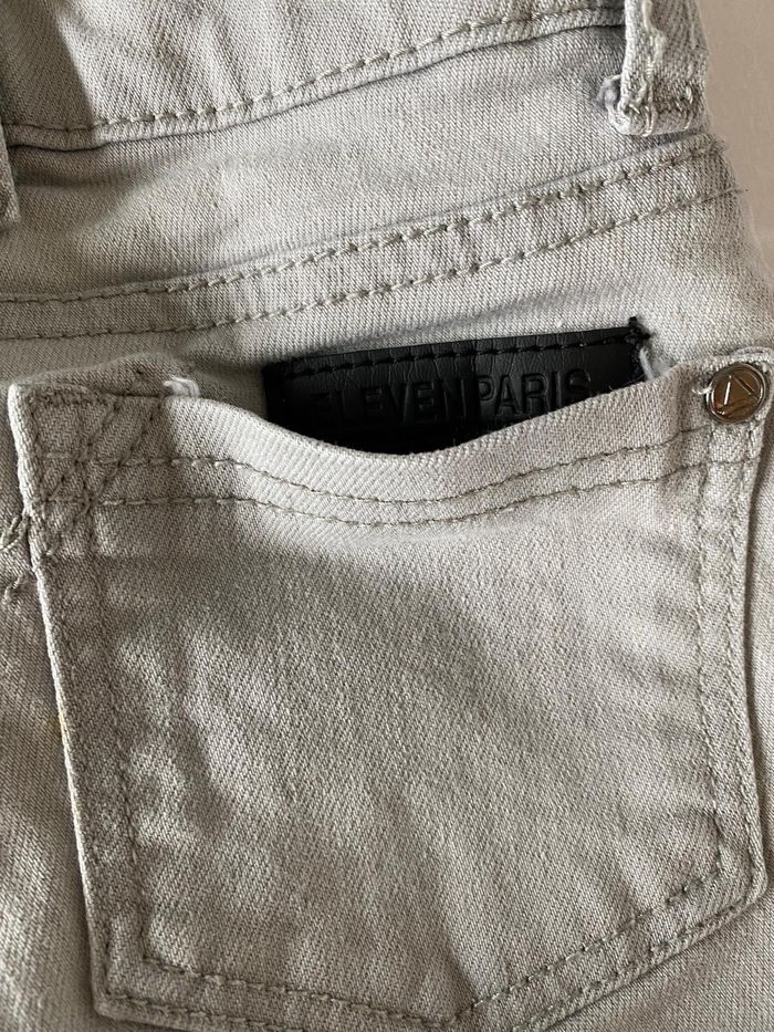 Jean eleven Paris 6 ans  Parfait état  Taille réglable - photo numéro 4