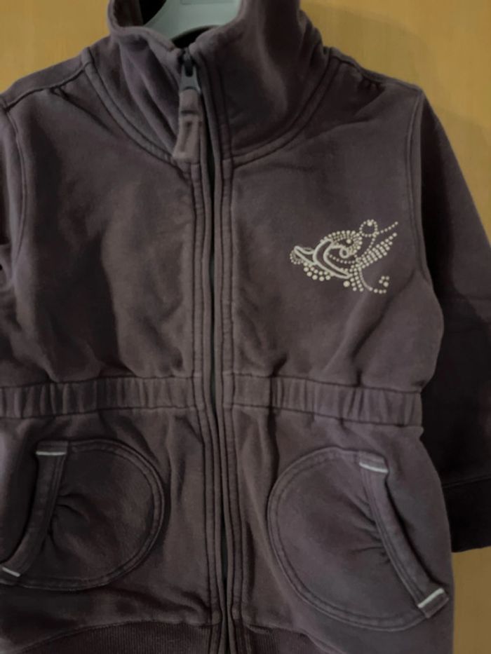 Gilet / sweat parme 2 ans offert pour 3 articles achetés - photo numéro 2