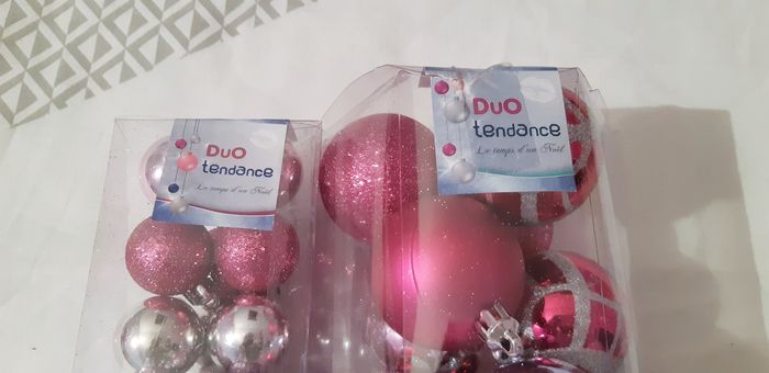Boules de Noël roses et argent neuves - photo numéro 3
