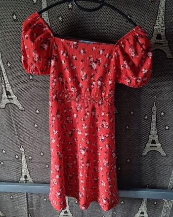 Robe rouge fleurie 11-12ans