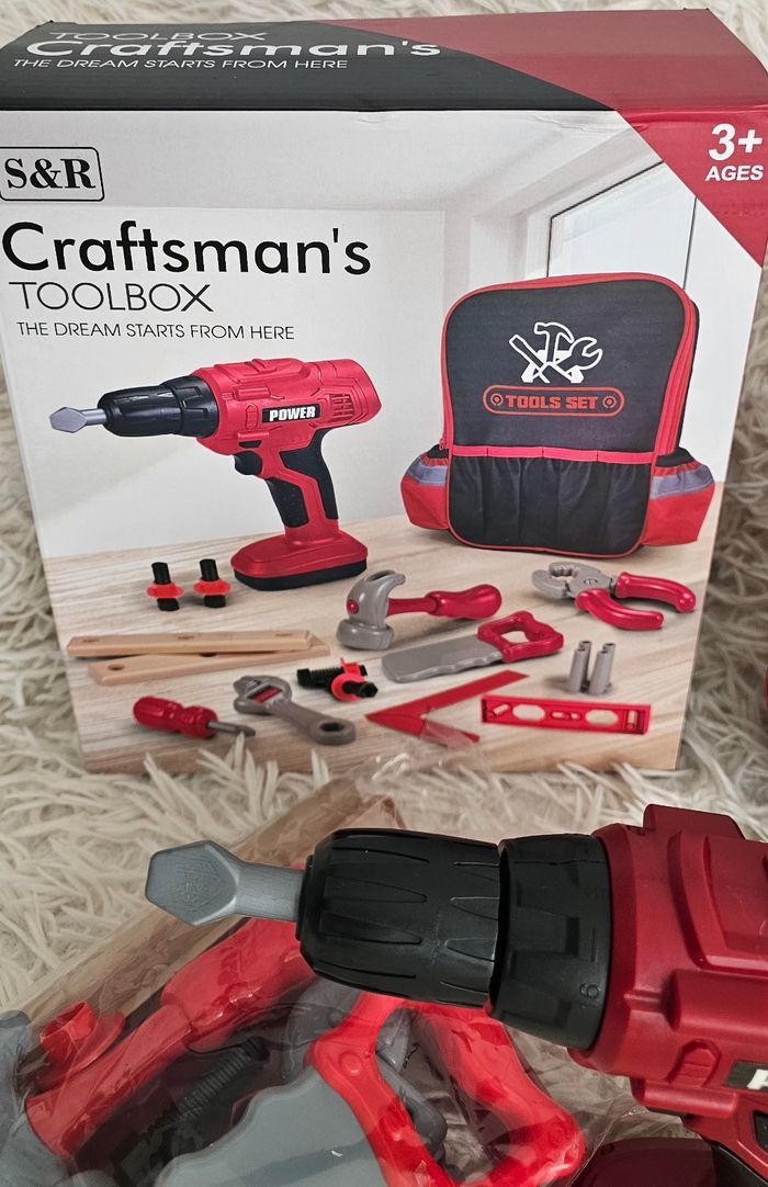 Mon sac a outils 🔧 avec visseuse électronique comme papa ! - photo numéro 2