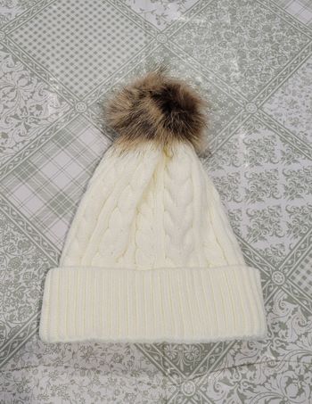 BONNET FEMME MAILLE TORSADEE ECRU POMPON MARRON ! NEUF !