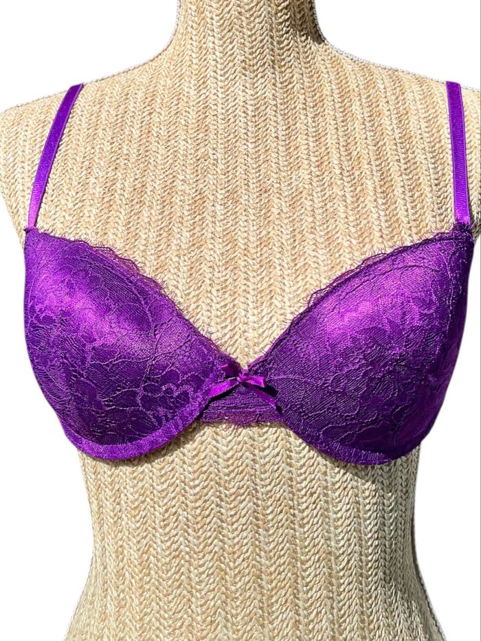 Soutien-gorge Manoukian dentelle à coque et armature violet Taille 85D Neuf