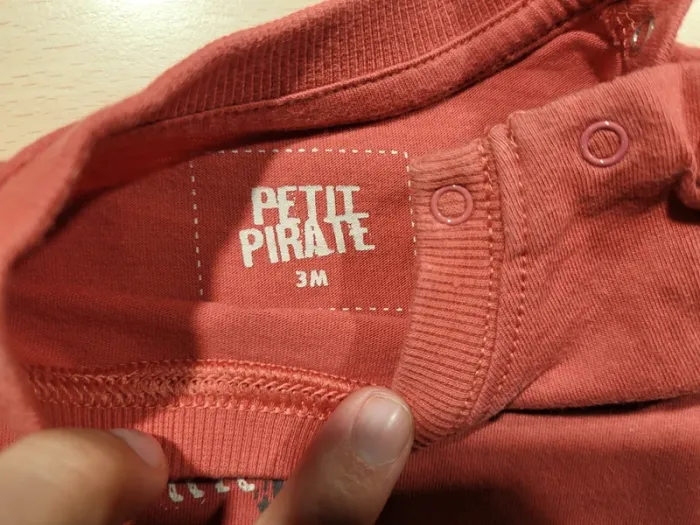 4 hauts t-shirts - photo numéro 10