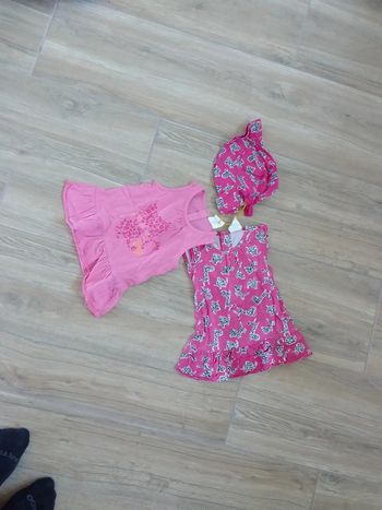 Lot 2 robes + 1 bob Kiabi 3 mois