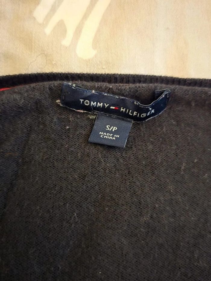 🌟 Pull noir a point doré col V motif Tommy hilfiger femme - Taille  S 🌟 - photo numéro 4