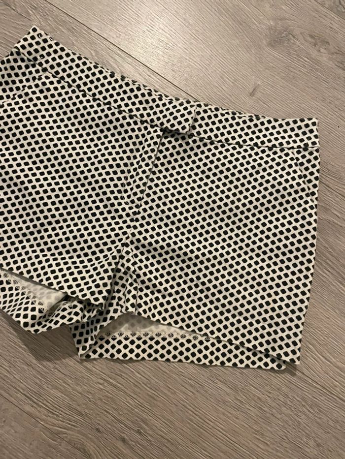 Short H&M T34 – imprimé noir et blanc, chic et décontracté - photo numéro 2