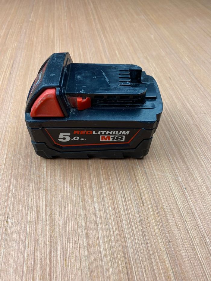 Batterie Milwaukee 5ah m18 réviser - photo numéro 2