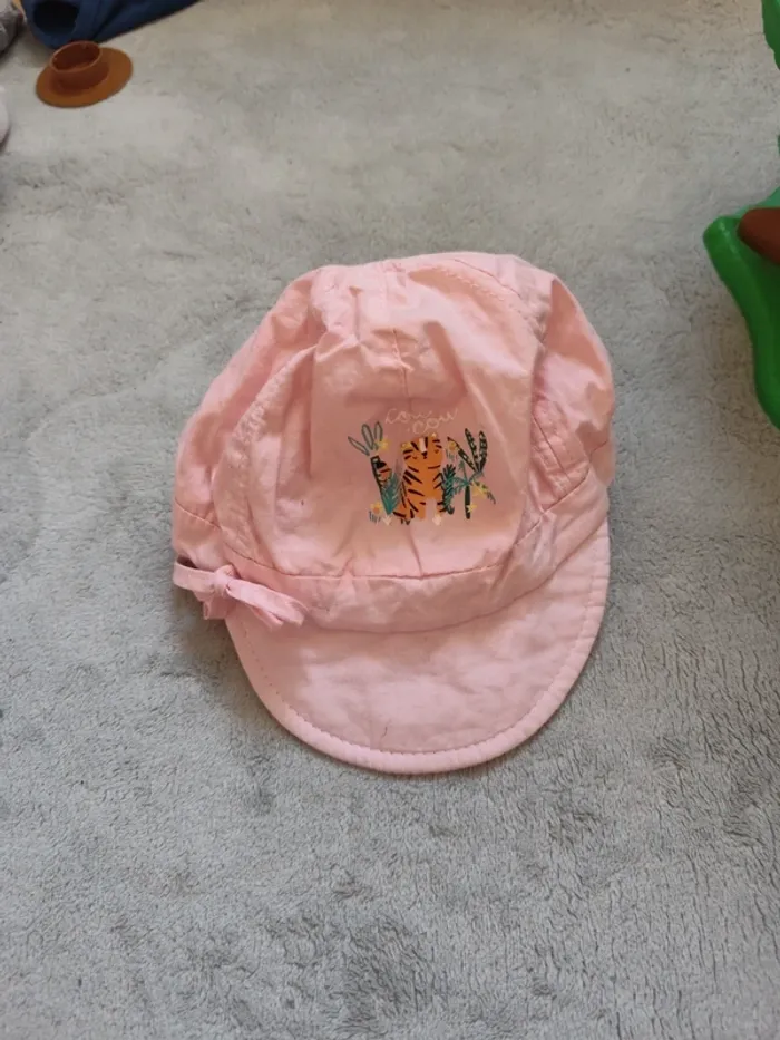 Casquette rose 6-12 mois
