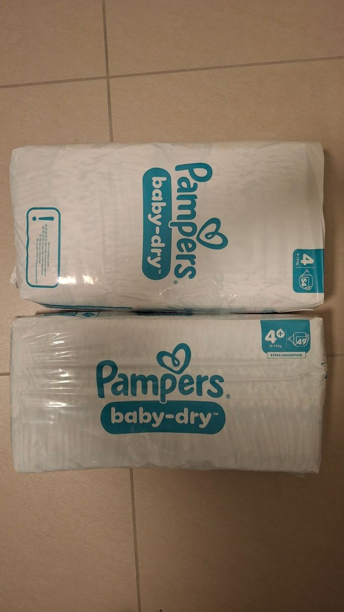 Lot de couches Pampers Baby-Dry taille 4 et 4+ - photo numéro 2