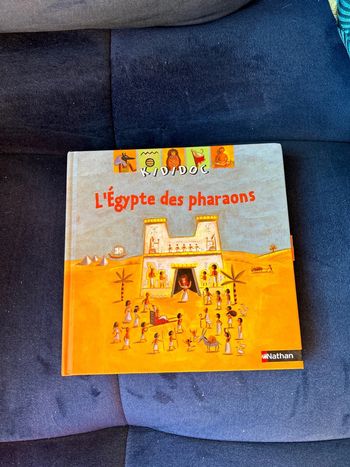 Livre l Égypte des pharaons de la collection Kididoc