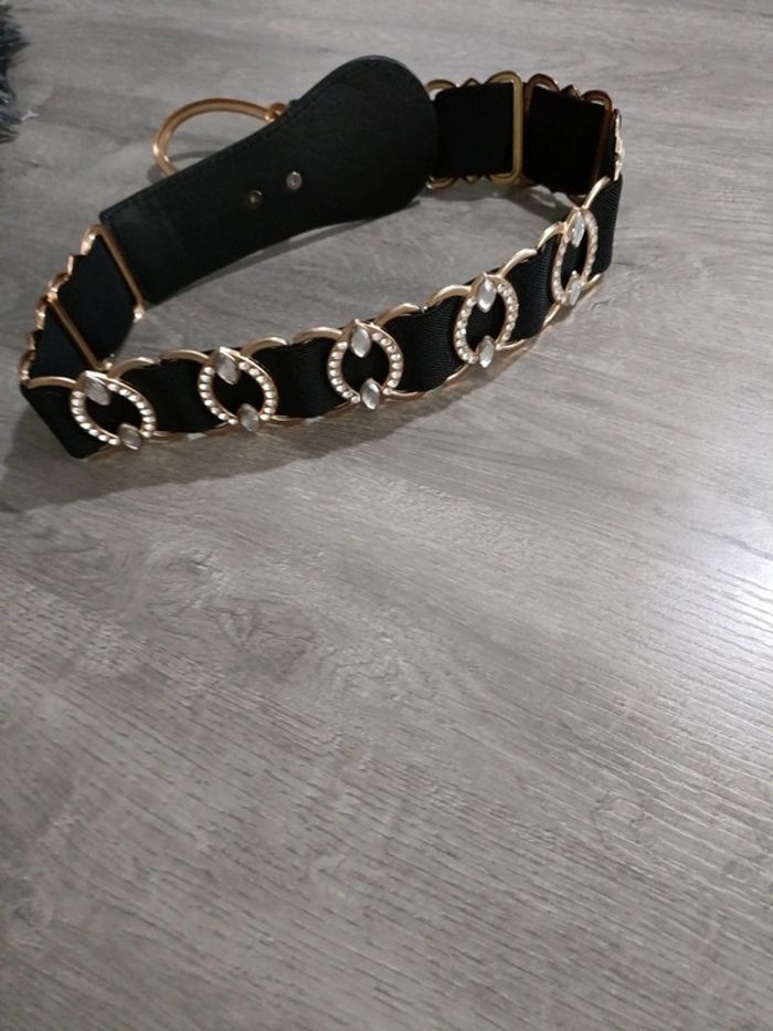 Ceinture élégante noire et dorée avec strass – Très bon état - photo numéro 2