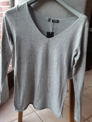 Pull motif papillon