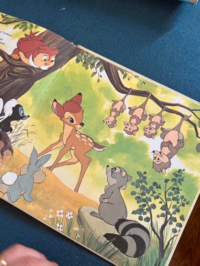 Livre ancien deux coqs d’or Bambi Walt Disney Les mille parfums album extraordinaire - photo numéro 8