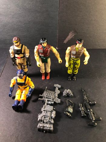 Lot de figurines action figurines et accessoires bikin kaido lanard style gi joe