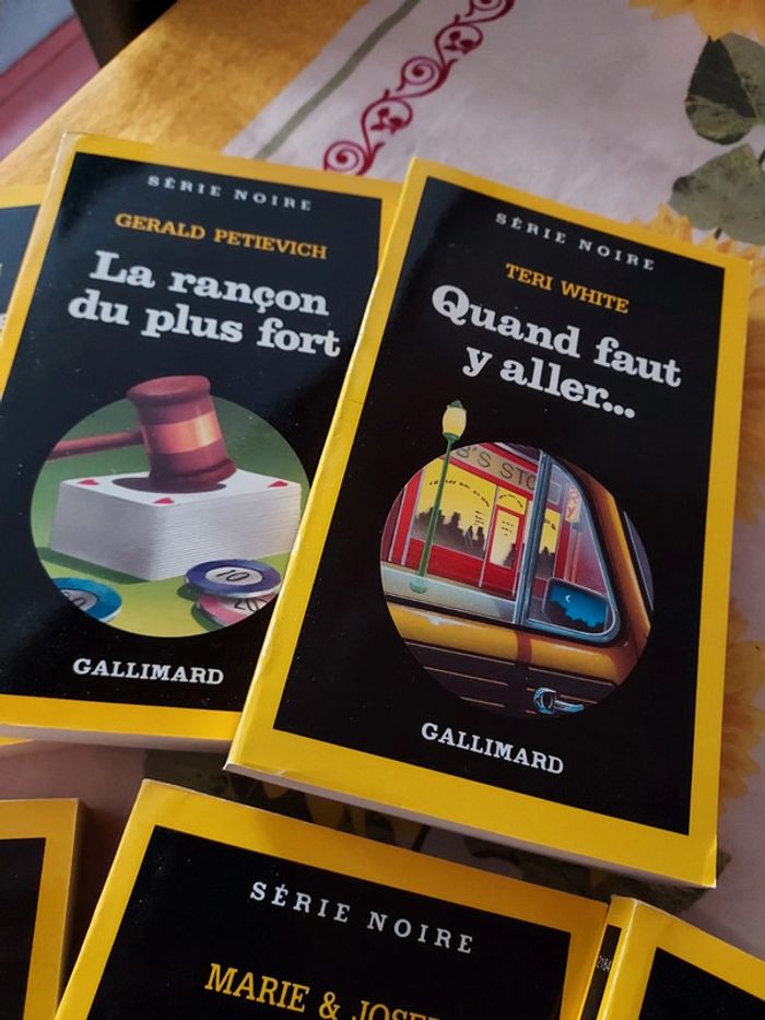 Superbe lot de 7 livre Roman série noire - photo numéro 2