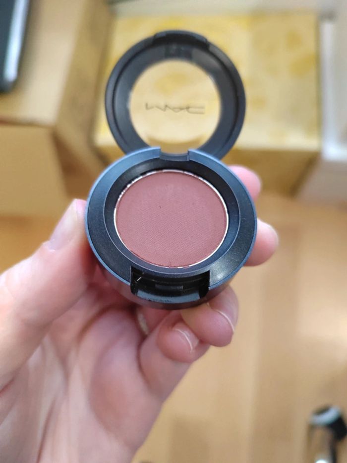 Fard a paupières chocolat mate  MAC - photo numéro 6