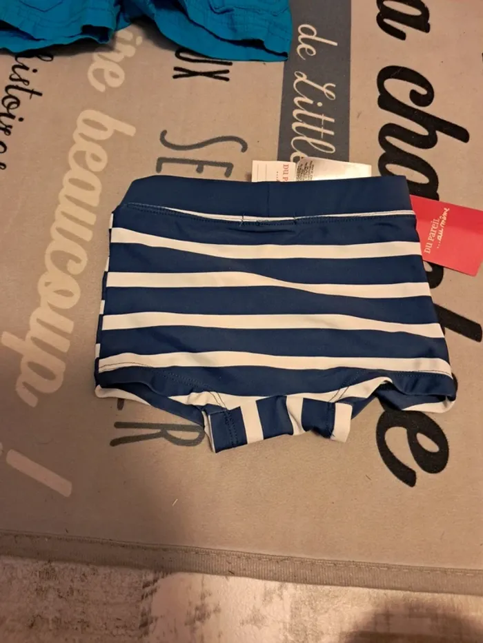 Maillot de bain 12 mois neuf avec étiquette dpam - photo numéro 3