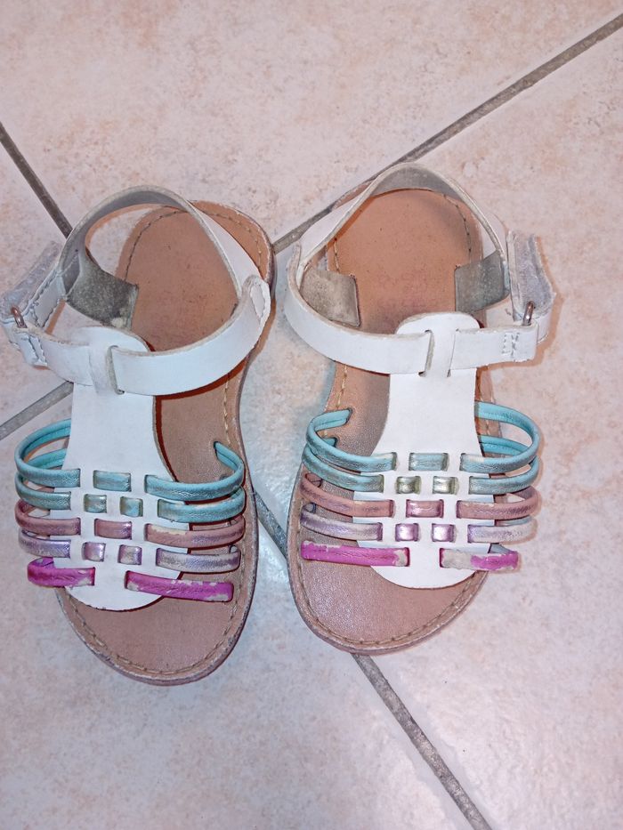 2 paires de chaussures d'été t.23 - photo numéro 2