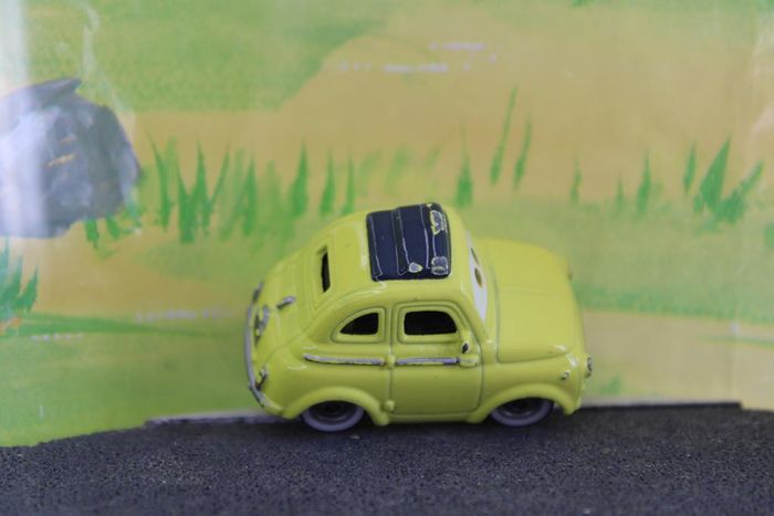 Disney Pixar cars Luigi - photo numéro 9