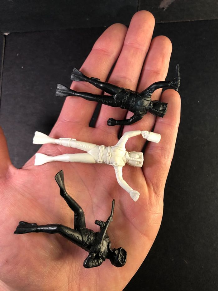 Lot de trois figurines plongeurs scaphandrier deep sea - photo numéro 2