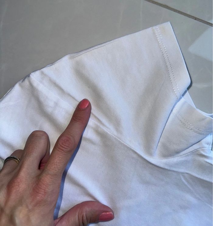 T shirt Lévis fleuri XS - photo numéro 2