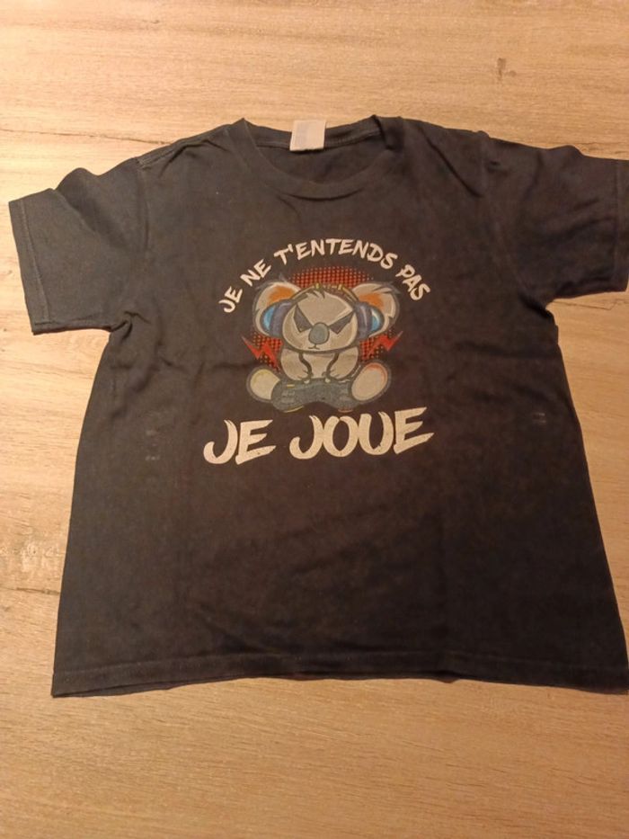 25. T-shirt 128 7-8ans