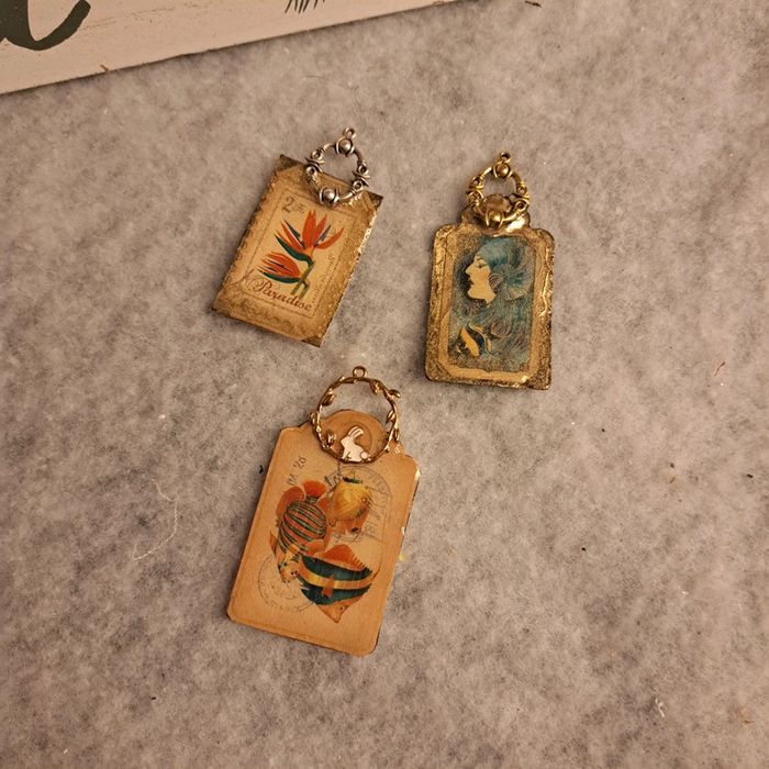 Lot de pendentif en résine vintage - photo numéro 2