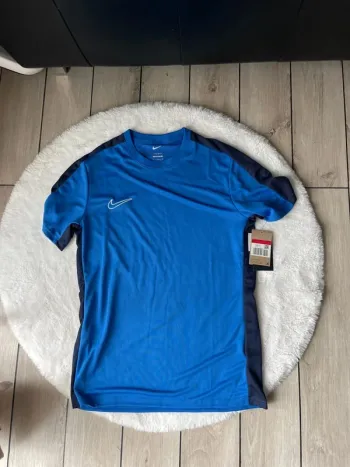 Tee shirt sport Nike