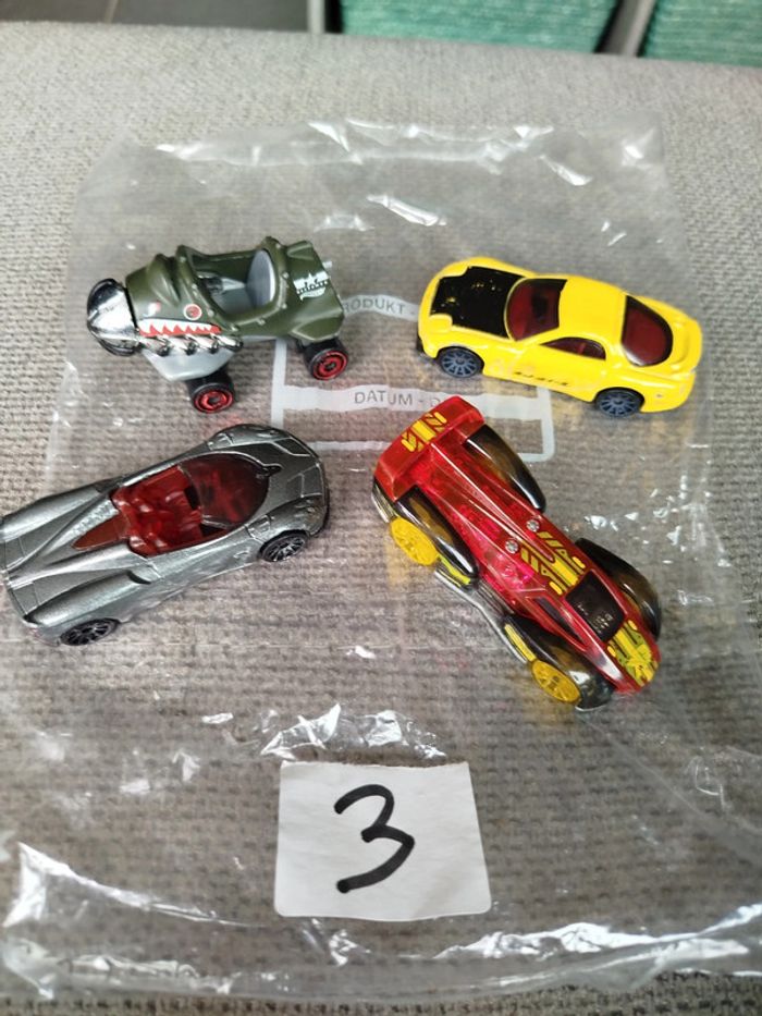 Lot de 4 voitures hot wheels