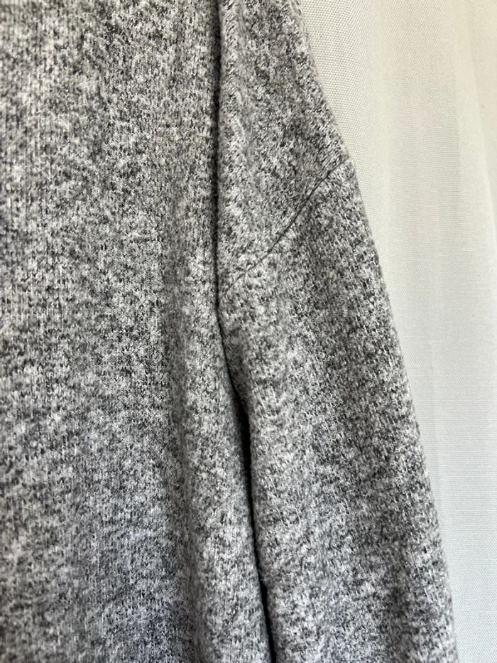 Pull fin gris - photo numéro 3