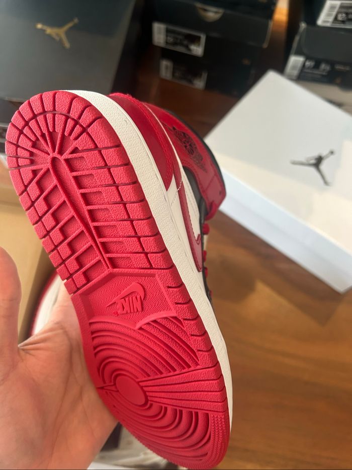 Jordan 1 taille 35.5 - photo numéro 3